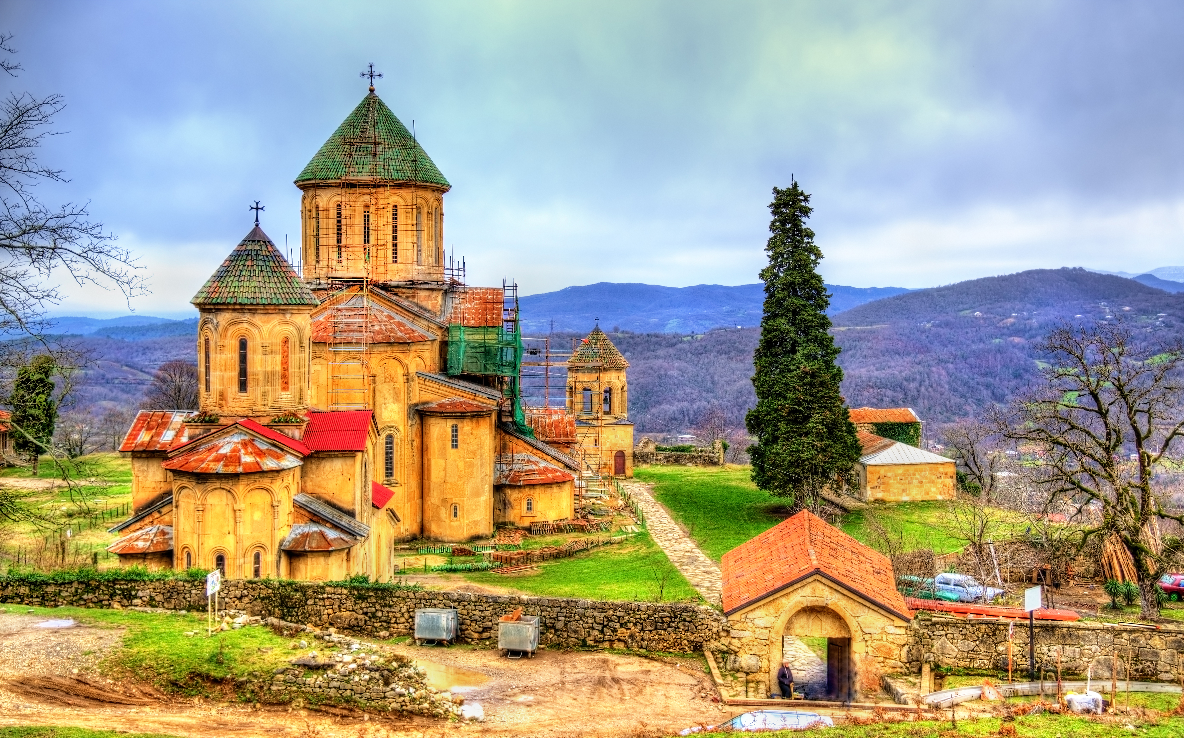 Гелатский монастырь