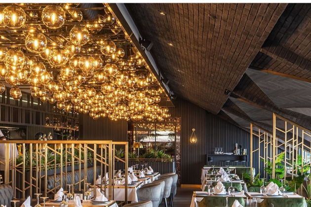 Виды Новый год в ресторане пятизвездочного отеля 