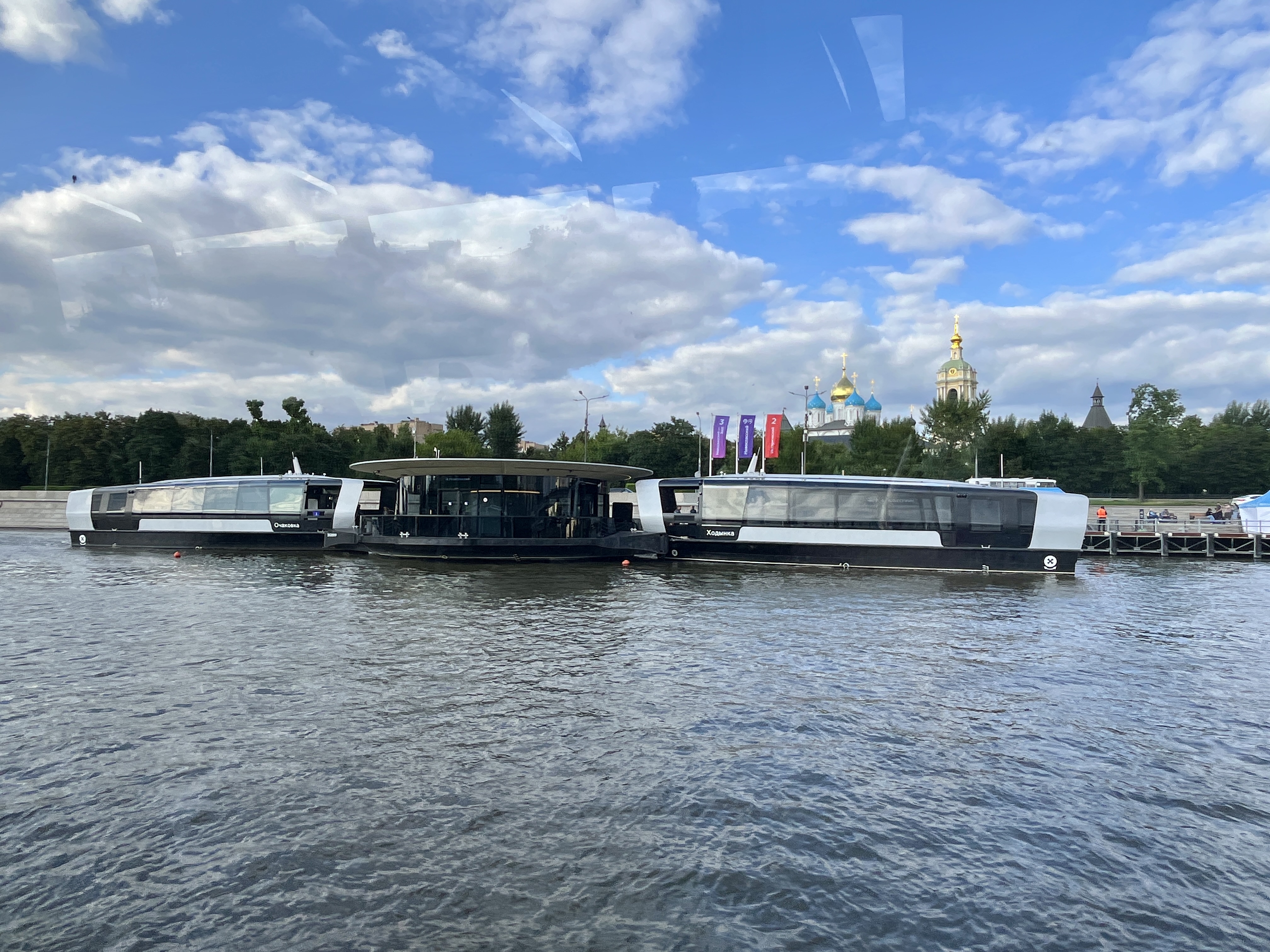 «Берега силы: святыни и заводы у воды» — водно-пешеходная экскурсия