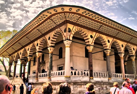 Стамбул: экскурсия на английском по дворцу Топкапы с проходом без очереди