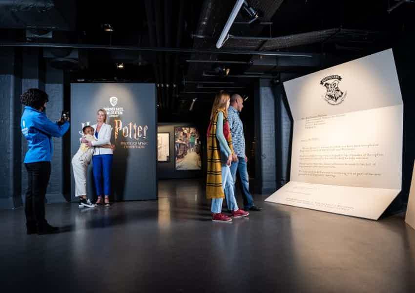 London: Harry Potter Must-See Photo Exhibition & Hop-on/Hop-off Bus Trip - photo 1