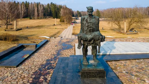 Хатынь — память о трагедии белорусского народа