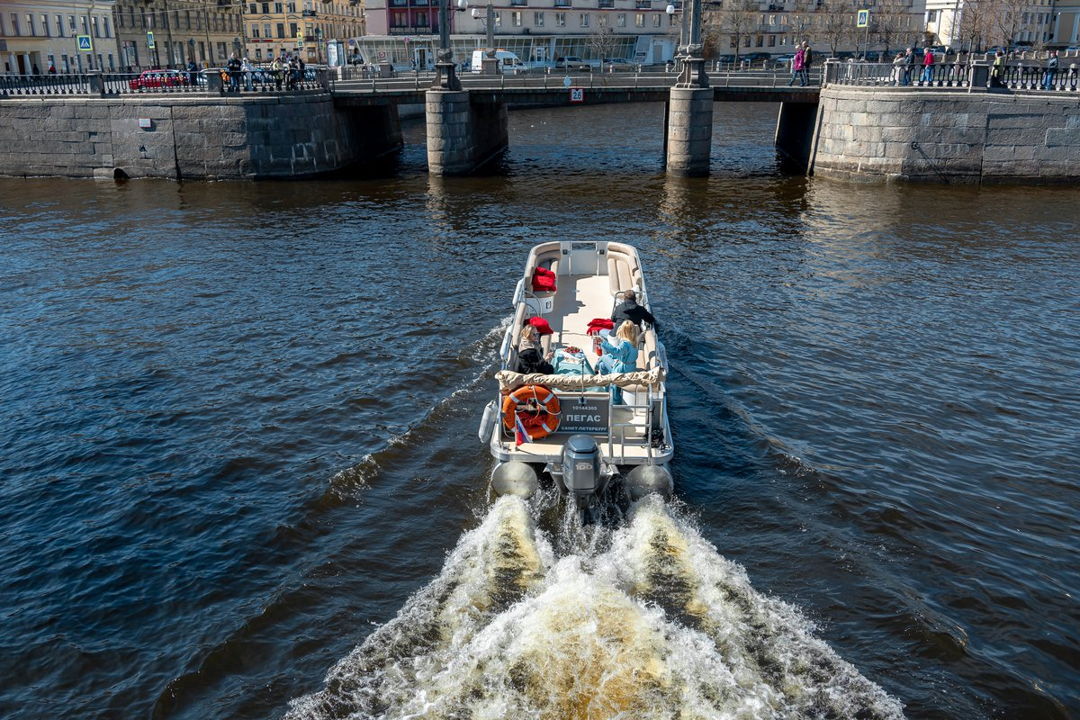 «По водному сердцу города» — уникальный маршрут на 11-местном катере — фото 5