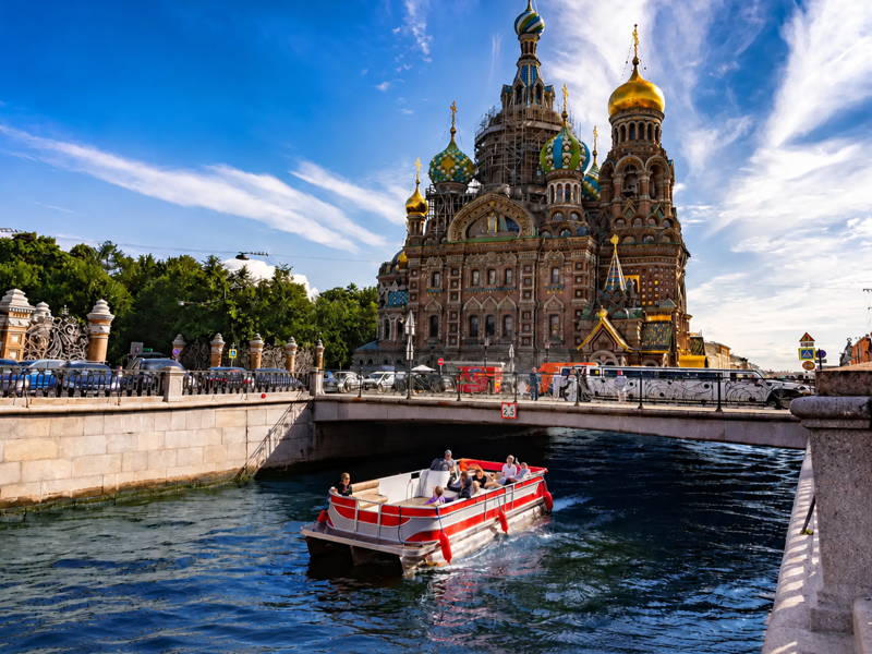 «По водному сердцу города» — уникальный маршрут на 11-местном катере