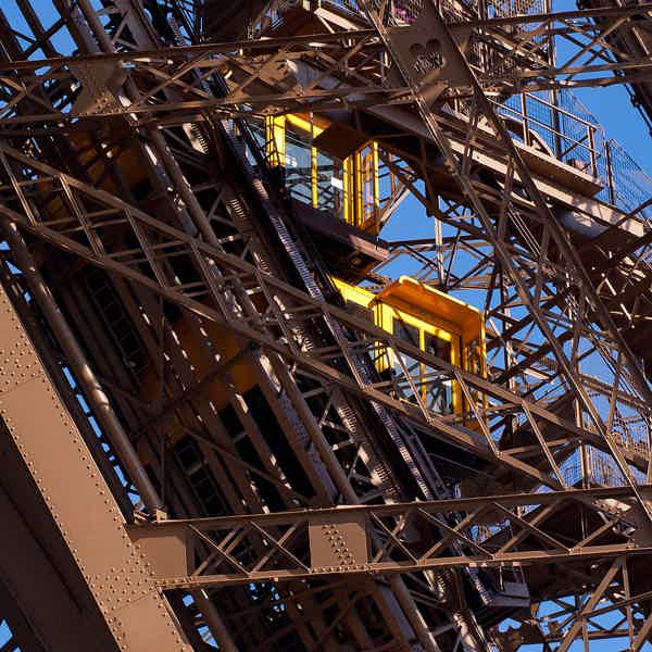Париж с высоты птичьего полета: экскурсия на Эйфелеву башню  - фото 3