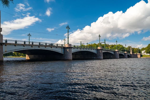 Фото к экскурсии Вдоль берега Петроградского на катере