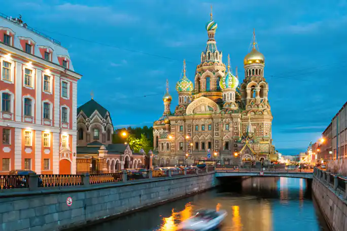 «По водному сердцу города» — уникальный маршрут на 11-местном катере