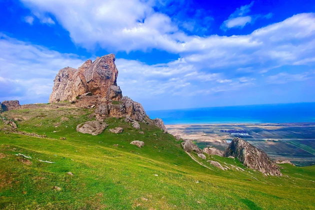 Гобустан, Грязевые вулканы, Агатовые горы, гора Бешбармаг и дегустация икры