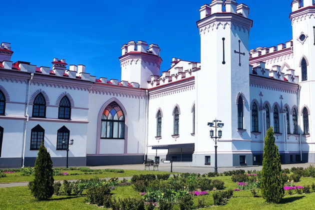 По основным жемчужинам Брестчины: на микроавтобусе с персональным гидом