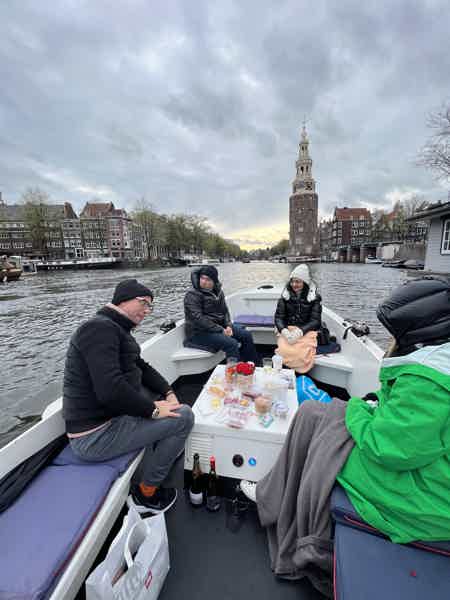 Комбинированный тур пешком 2 часа, а затем на лодочке по Амстердаму 2 часа - фото 8