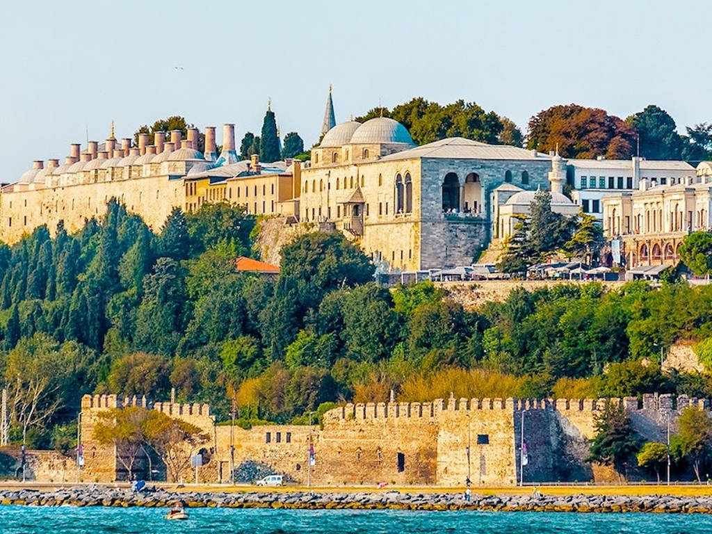 Экскурсии в дворец Топкапы (дворец Султана Сулеймана) в Стамбуле - цены и расписание на 2024 год