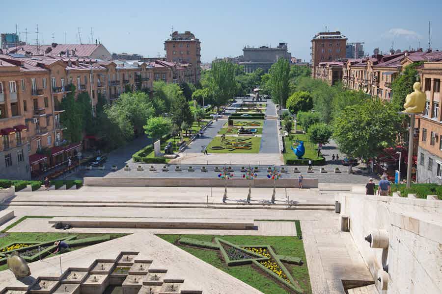Обзорный тур по Еревану, Храм Гарни, Симфония камней, Монастырь Гегард  - фото 1