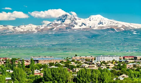 Монастырь Агарцин, Дилижана и озеро Севан из Гюмри или из Еревана