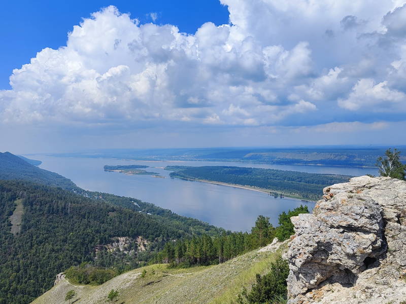 Там, где горы смотрят в море
