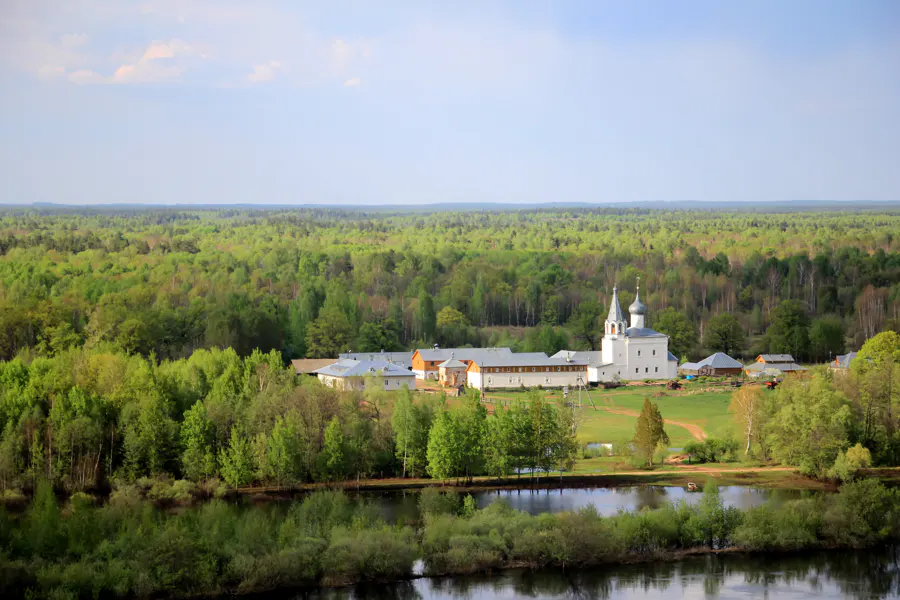 Экскурсия с посещением Лысой горы и Знаменского монастыря на авто туристов — фото 1