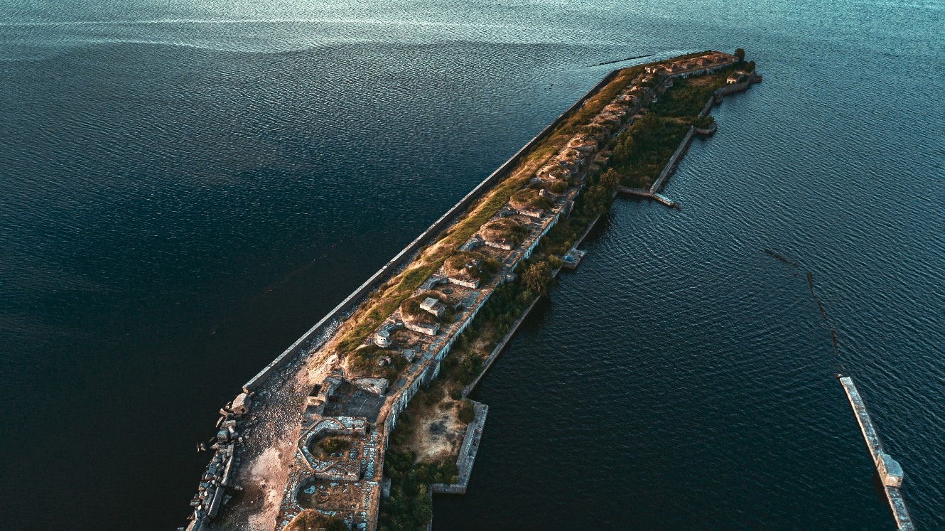 Морское путешествие на мощнейший форт Кронштадта