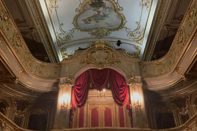 Юсуповский дворец с мини-группой (билеты включены)