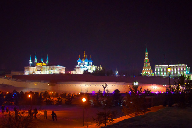 Вечерняя Казань: город в огнях подсветки