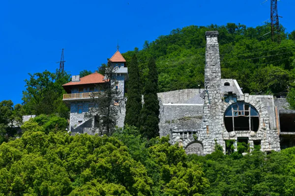 Вечерняя Гагра: история курорта, Колоннада и панорамы Мамзышхи — фото 5, Гагра | Покатаем