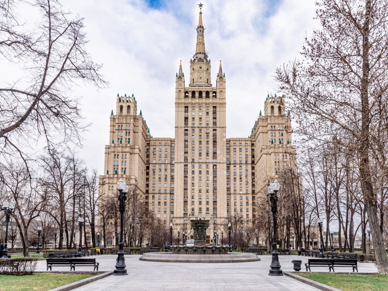 Сталинский ампир: пешеходная экскурсия с посещением гостиницы «Украина» - экскурсия в Москва, Россия