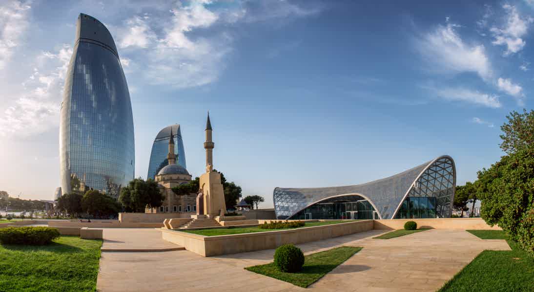 Баку — город древней истории и пылающих небоскребов - фото 3