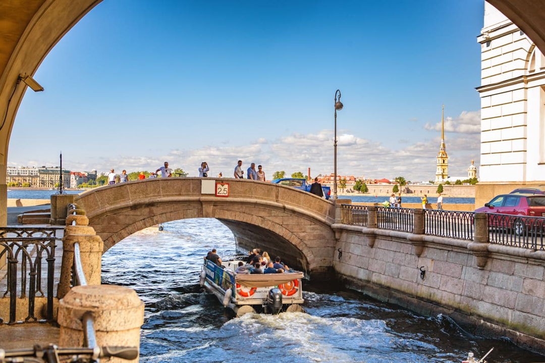 «По водному сердцу города» — уникальный маршрут на 11-местном катере — фото 1