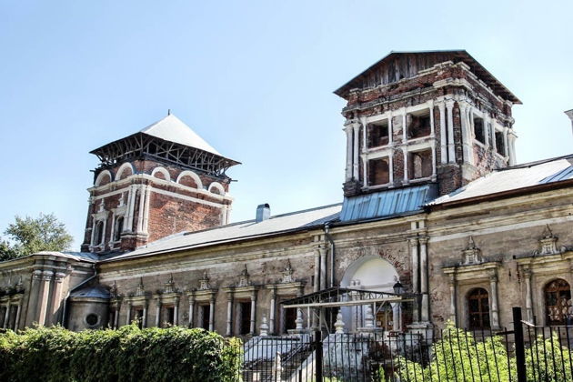 Виды Симонов монастырь: грозный сторож Москвы