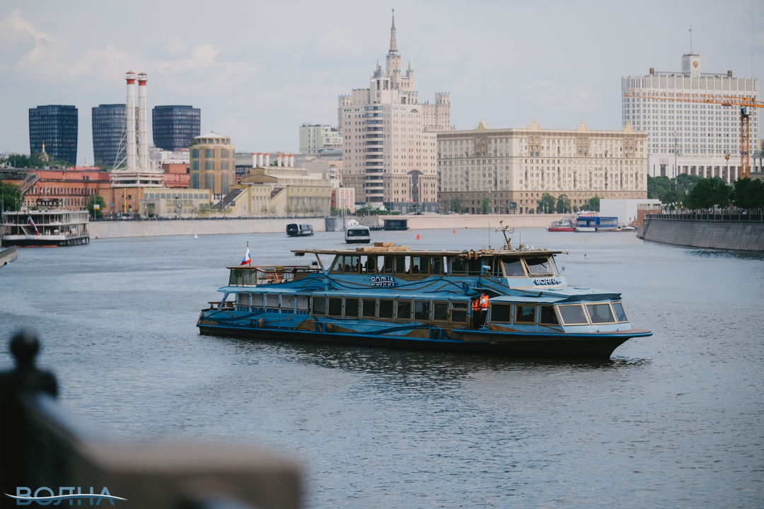 Круиз на дизайнерском теплоходе «Волна» от причала «Китай-город/Устьинский» — фото 6
