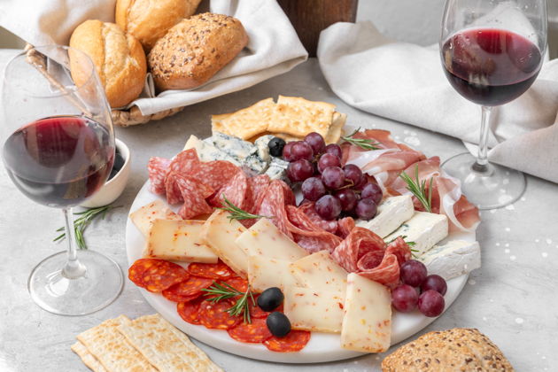 Дегустация венгерских вин, сыров и деликатесов