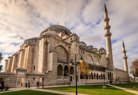 Город вне времени: персональная экскурсия по Стамбулу с гидом на авто
