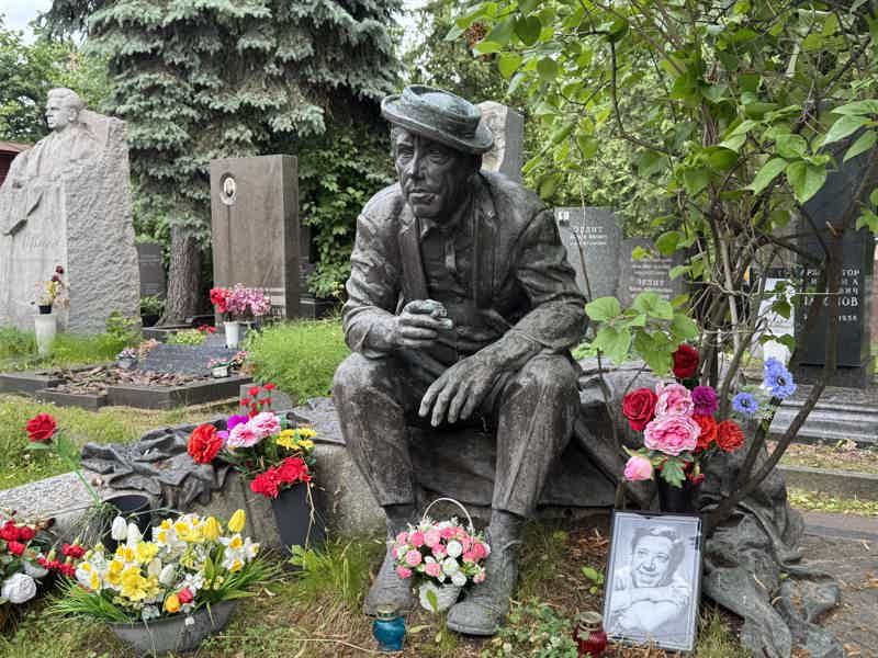 Новодевичье кладбище: и жизнь, и слезы, и любовь (18+) - фото 5