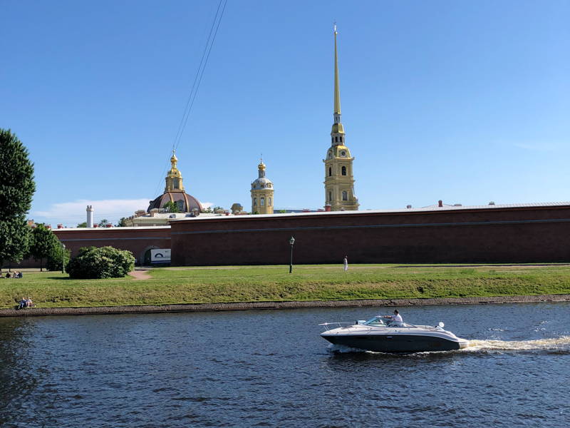 «Санкт-Питер-Бурх» — прогулка по Петропавловской крепости