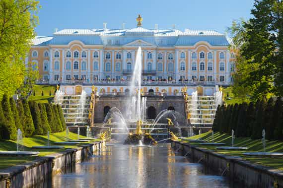 Праздничное открытие фонтанов с посещением Большого дворца