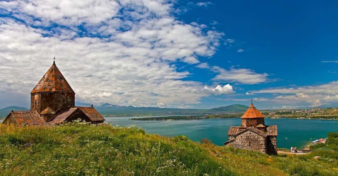 Священные места Севана: Озеро Севан — Монастырь Айраванк — Хачкары Норатуса - фото 2