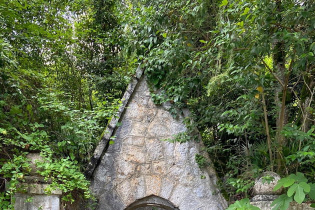 Фото-тур в Абхазию забытые здания: Гагра, Мандариновый сад и Пицунда