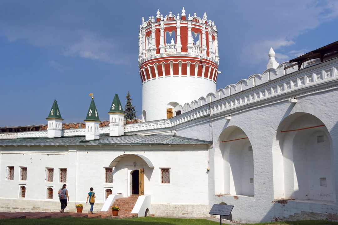 В Новодевичий монастырь: пешеходная экскурсия — фото 6