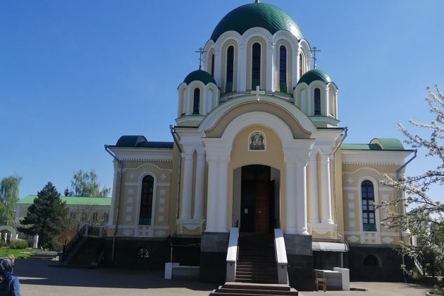 Свято-Тихонова пустынь и Спас на Угре. Монастыри-жемчужины Калужского края