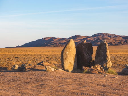 Каменные стелы Ошактас