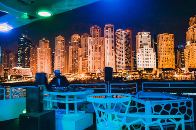 Виды Новогодняя Ночь на мегаяхте Lotus