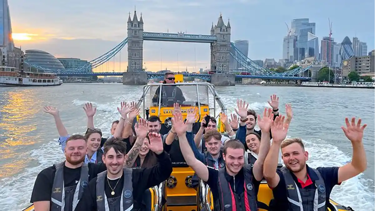 London: 20 Min Speedboat 'Tower RIB Blast' | Alle Travel