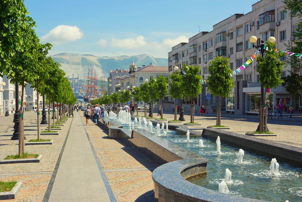 Фотопрогулка с экскурсией по центру Новороссийска