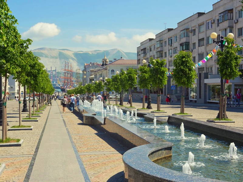 Фотопрогулка с экскурсией по центру Новороссийска