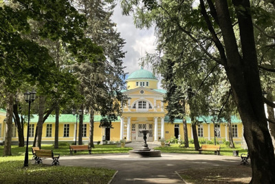 Выше только цари. Империя Строгановых — Москва