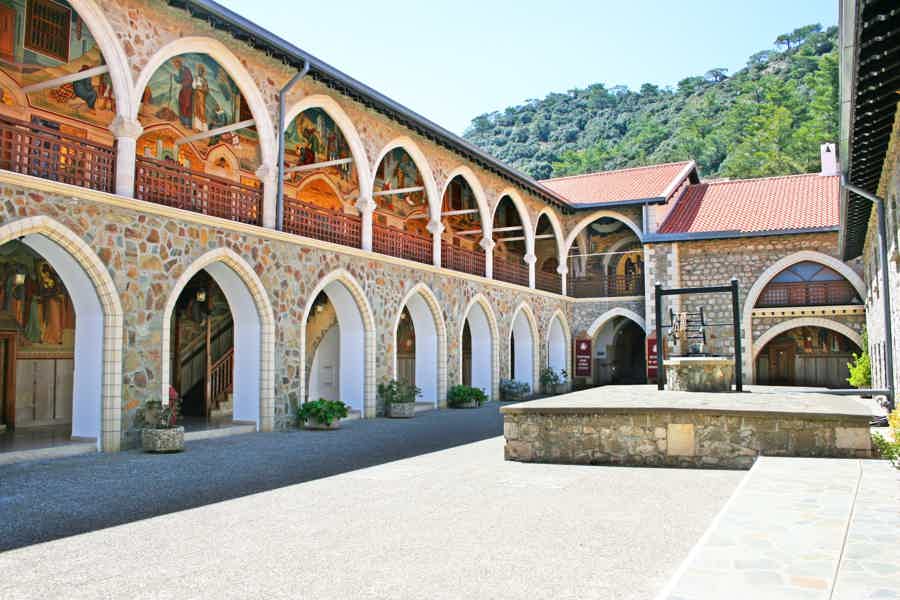 Горы Троодос и культурные сокровища Кипра - Монастырь Киккос и Омодос - фото 5