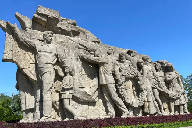 Памятник-ансамбль на Мамаевом кургане — творение скульптора Вучетича