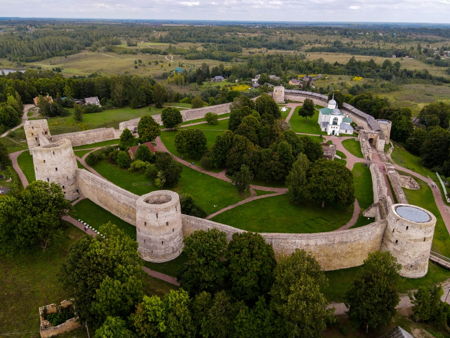 Изборская крепость