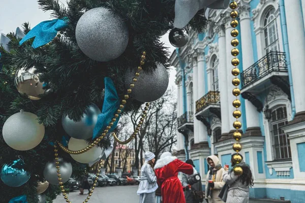 Со Снегурочкой по Петербургу: настоящая новогодняя экскурсия — фото 7, Санкт-Петербург | Покатаем