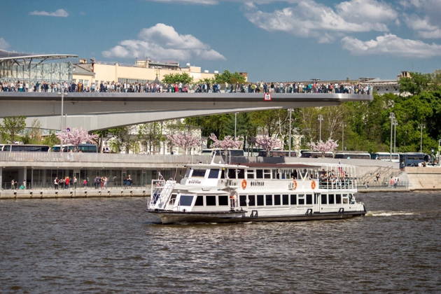 Экспресс-прогулка по центру столицы на теплоходе «Флагман»