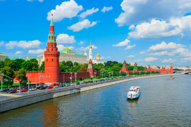 Речная прогулка по центру Москвы на панорамном теплоходе — фото 1