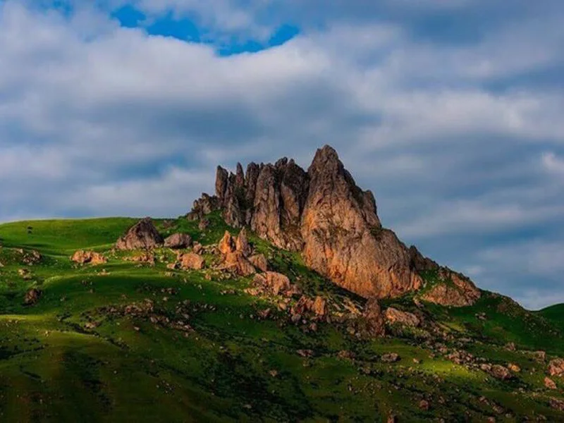 Загадочный край: гора Бешбармаг, Агатовые горы и Розовое озеро — фото 5, Баку | Покатаем